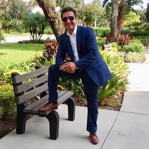 Meet your Posher, Luis